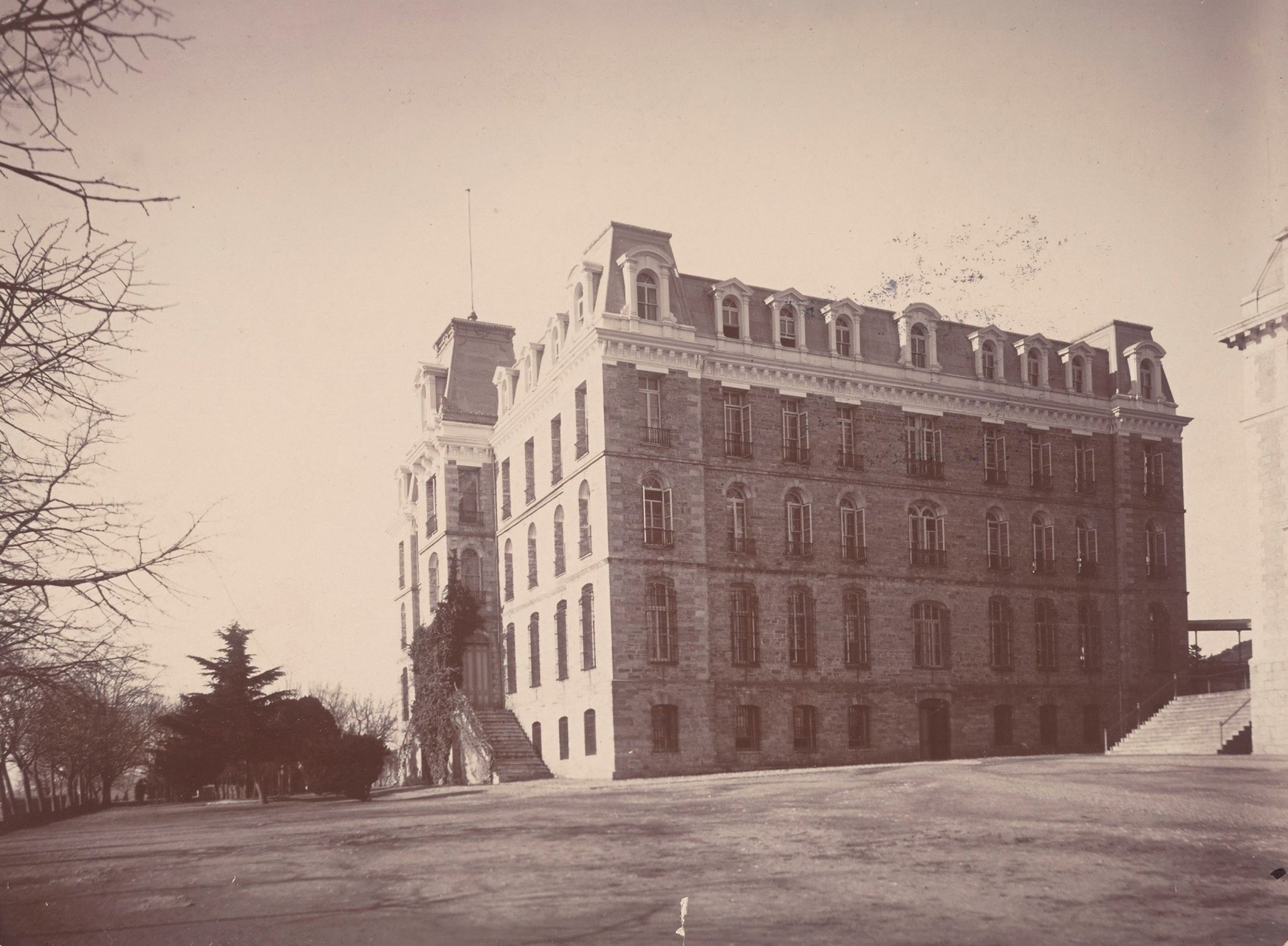 Historical photo of Robert College, Hamlin Hall