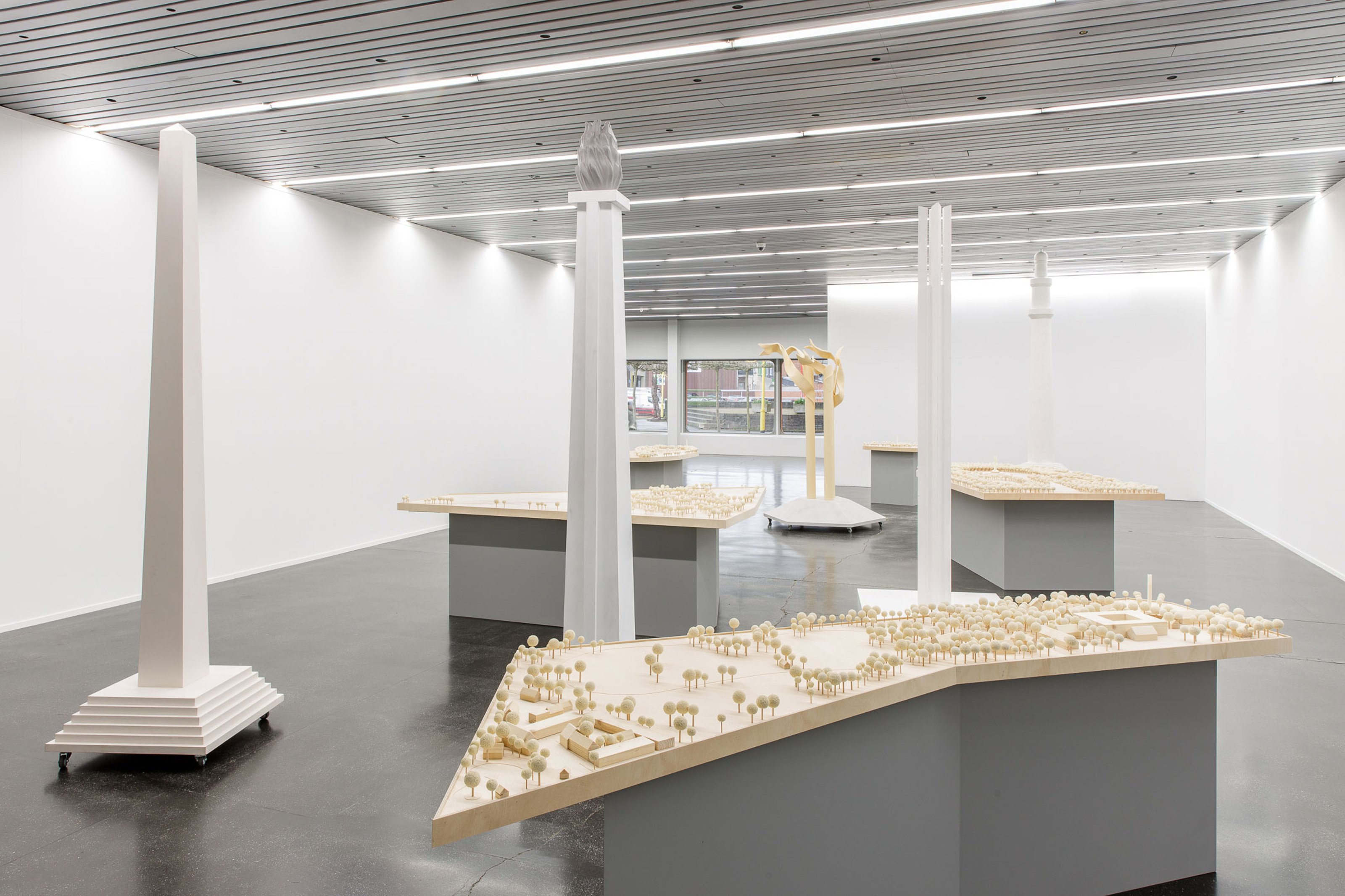 Sam Durant installation in CC Strombeek. Models of monuments from Non-Aligned Movement parks
